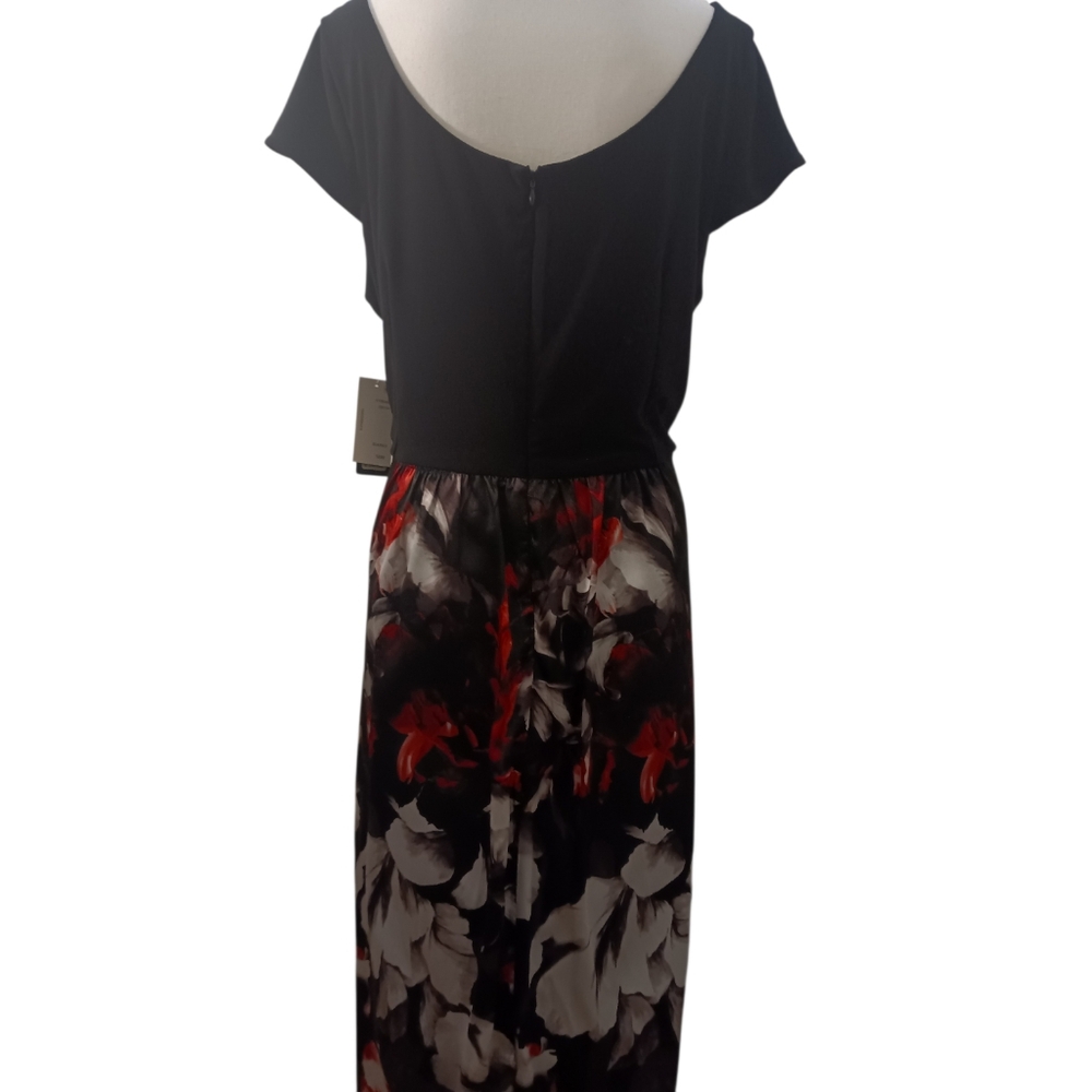 SLNY Black contrast Cap Sleeve top With Floral Print Maxi evening dress. 18W - Picture 7 of 10